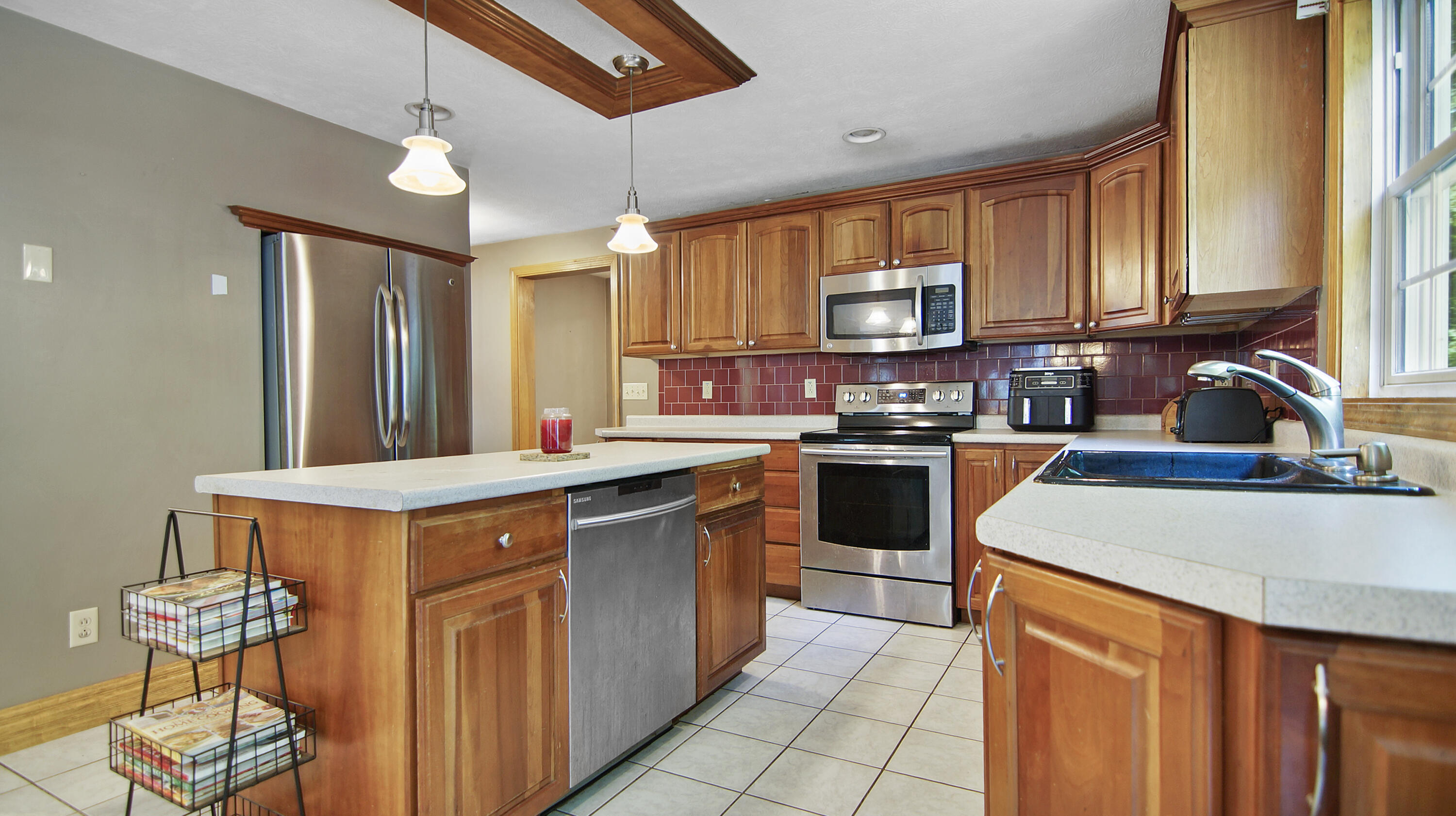 17 Canterbury Court Springvale, ME 04083 - Photo 4 of 13 Kitchen