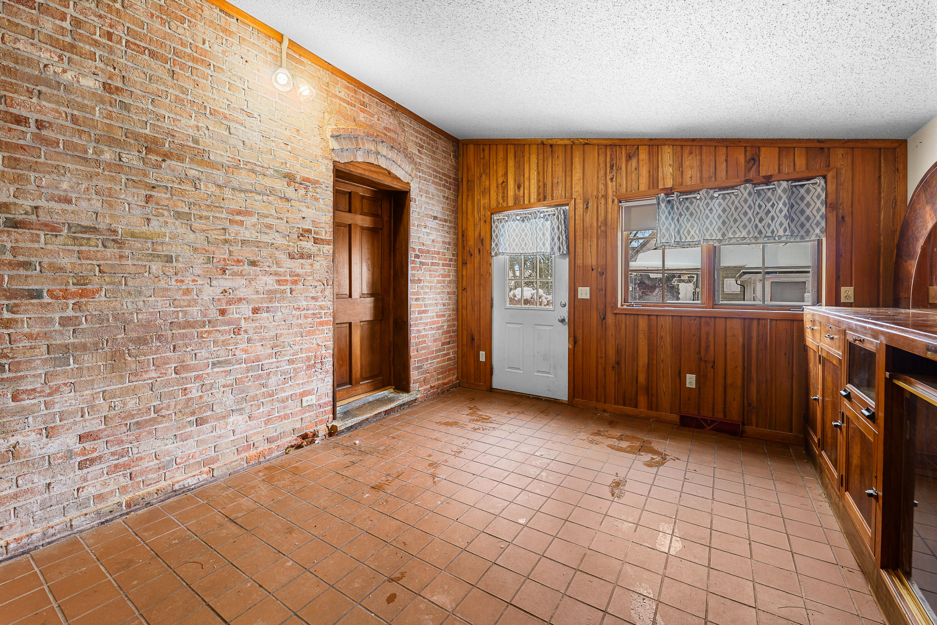 414 Lynn Street Horicon, WI 53032 - Photo 2 of 37 P1456013