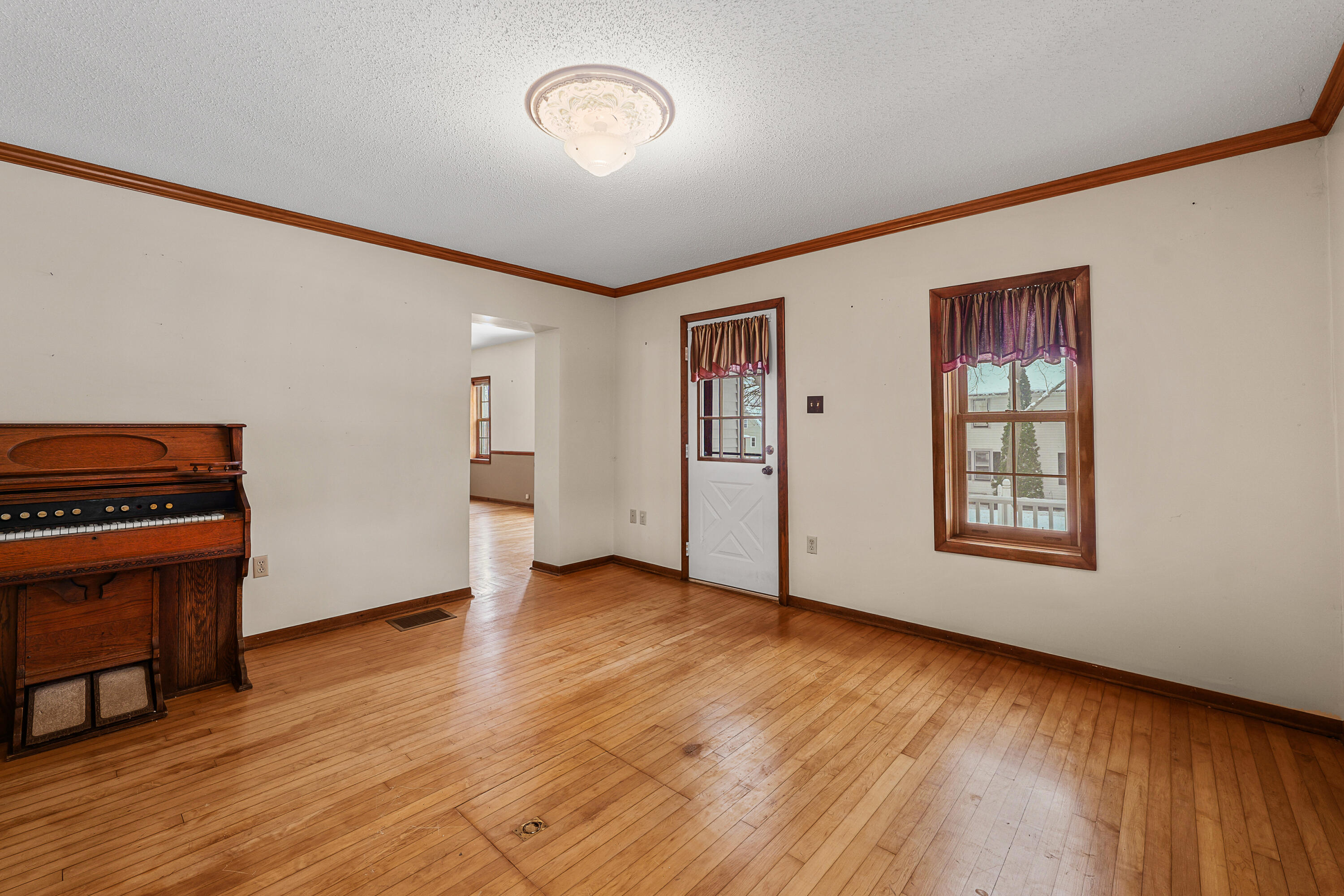 414 Lynn Street Horicon, WI 53032 - Photo 8 of 37 P1455923