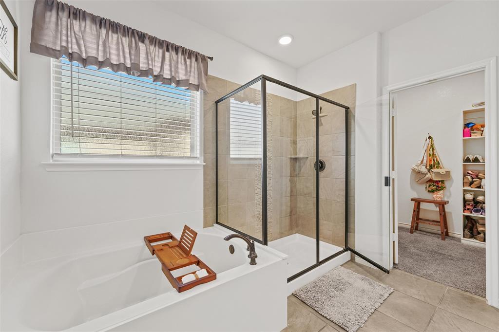 3215 Larkin Lane Forney, TX 75126 - Photo 21 of 40 Primary Bath