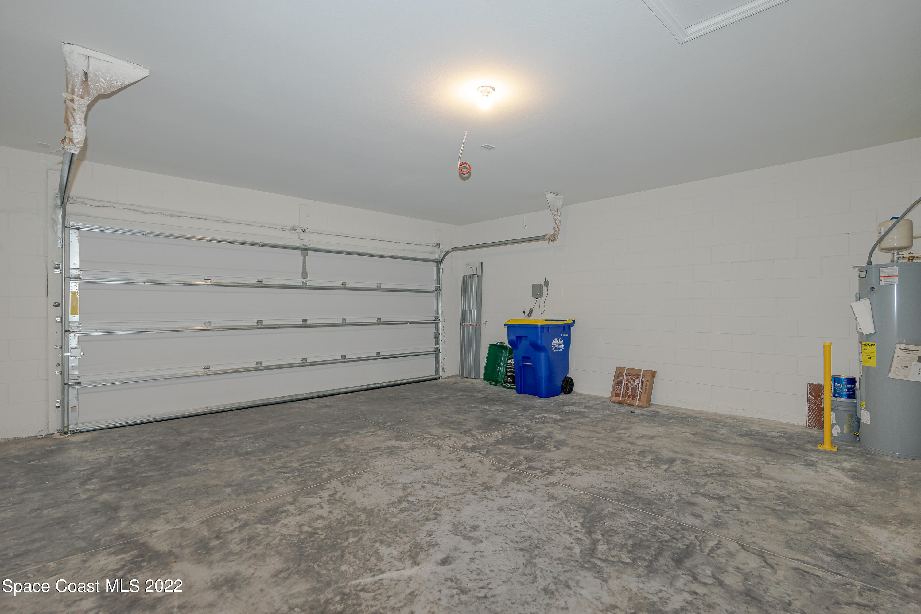 305 Sunset View Drive Edgewater, FL 32141 - Photo 29 of 37 a view of an empty room