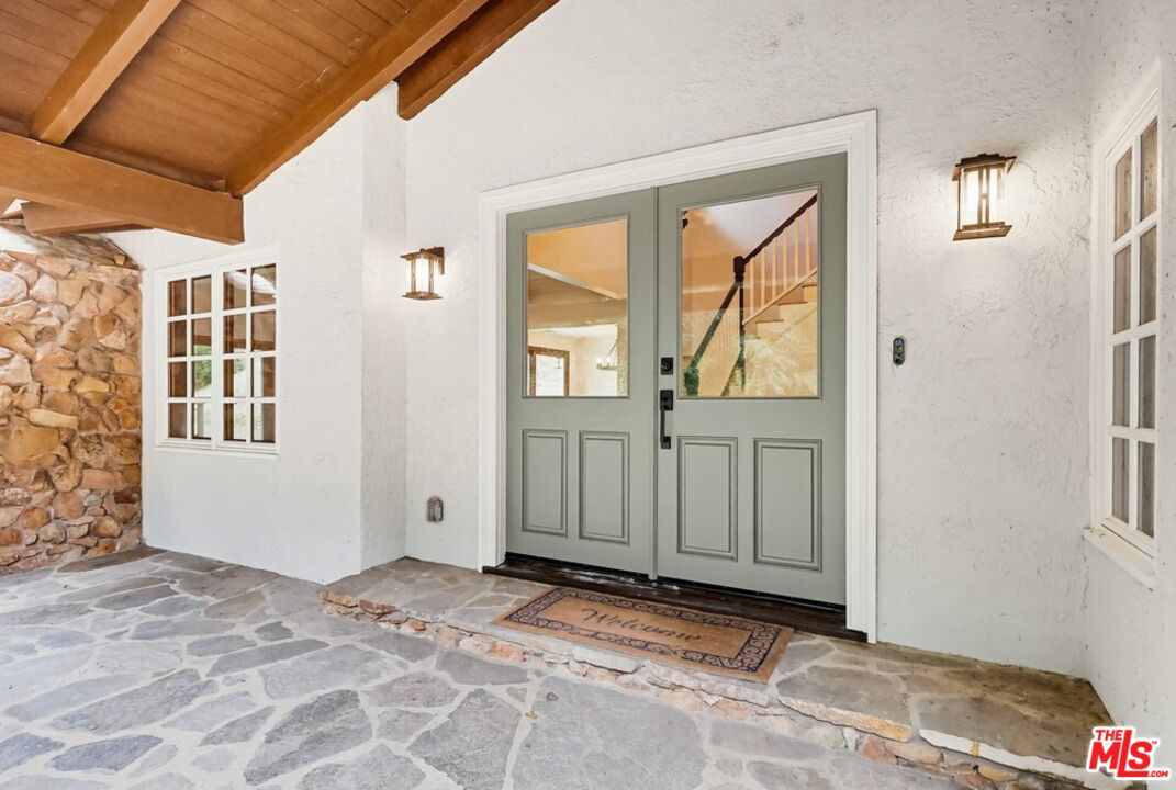 24970 Bob Batchelor Road Calabasas, CA 91302 - Photo 3 of 32