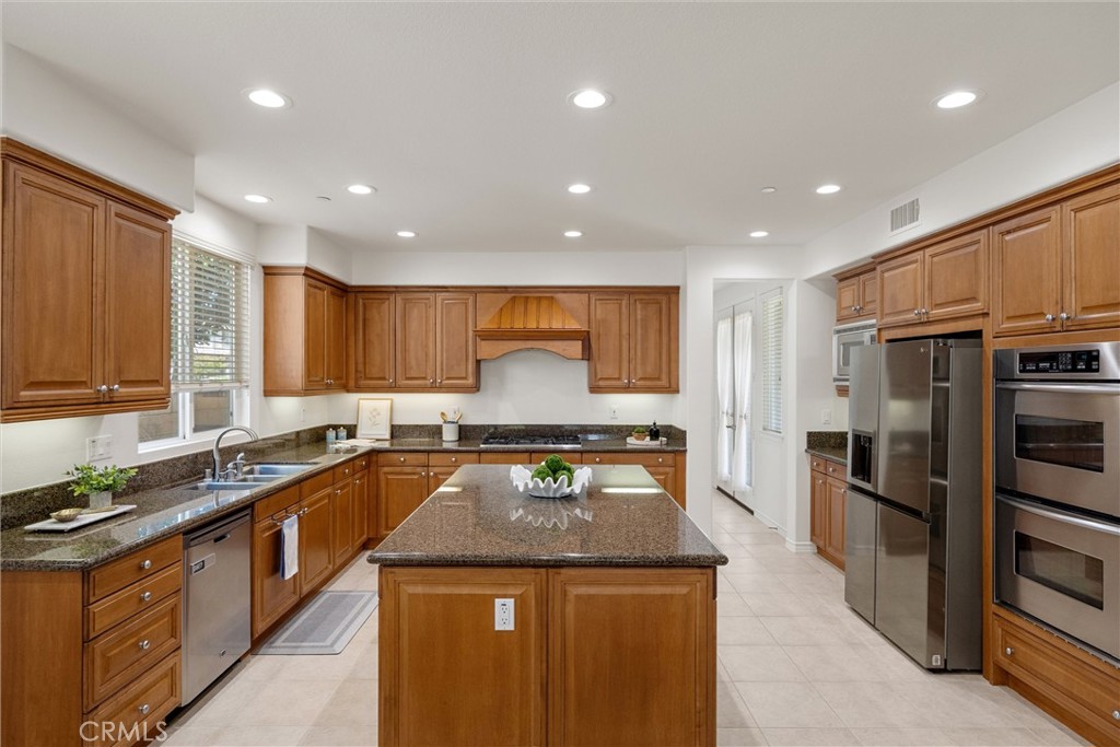 2472 Highwood Road Orange, CA 92867 - Photo 26 of 70
