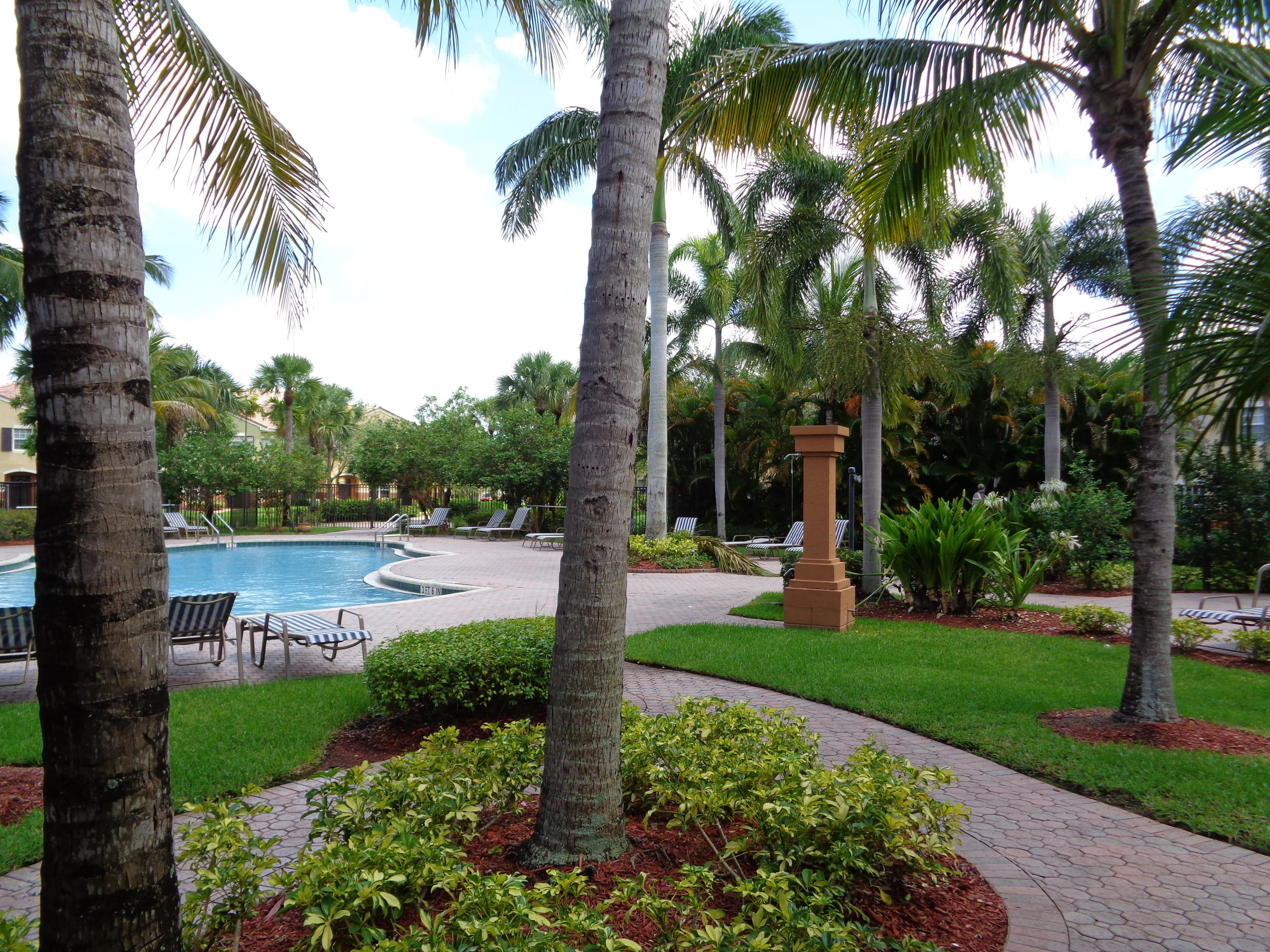 10342 Fox Trail Road South, Unit 1409 Royal Palm Beach, FL 33411 - Photo 3 of 34 Fox Trail #1409 Pictiures 007