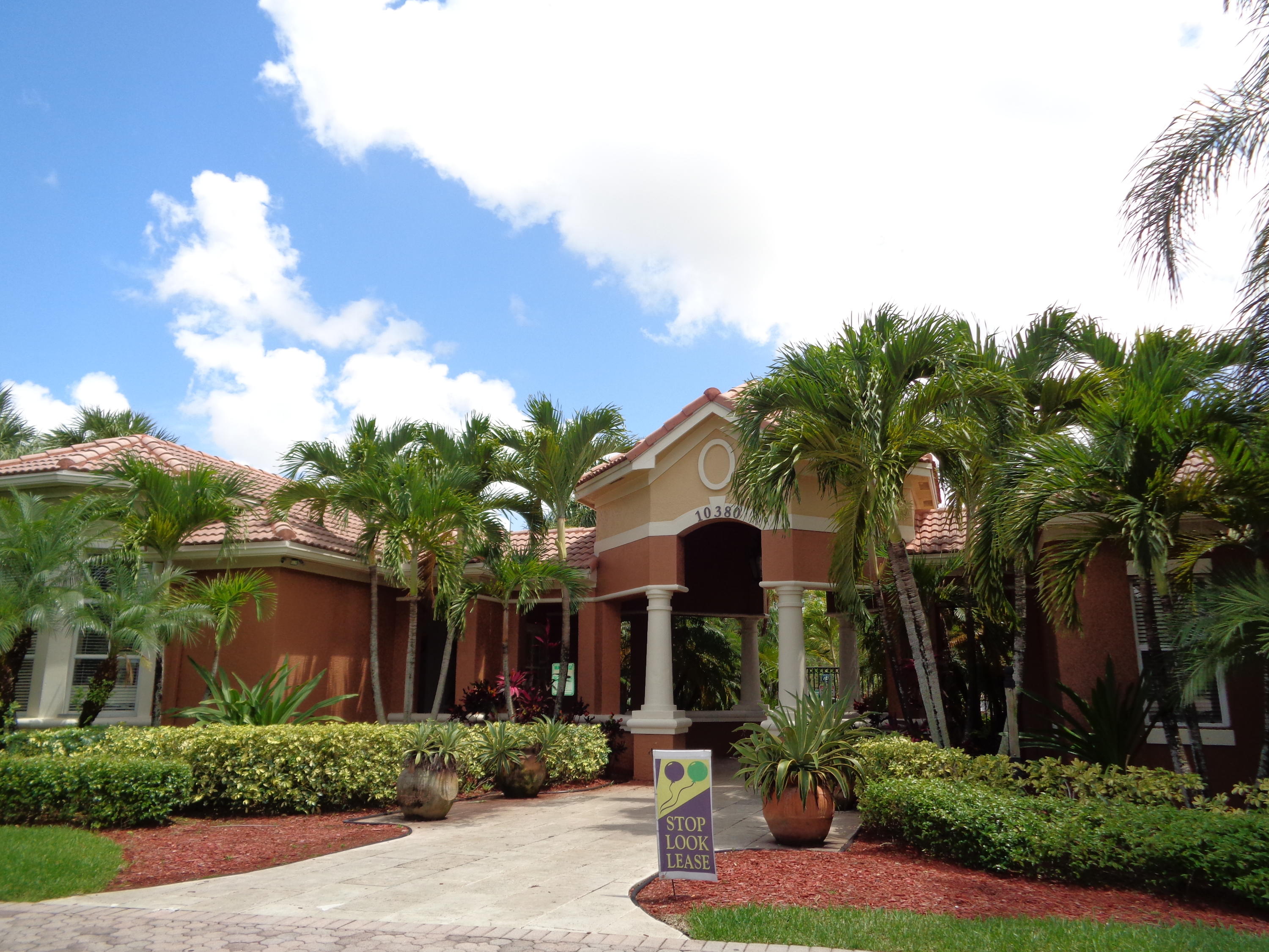 10342 Fox Trail Road South, Unit 1409 Royal Palm Beach, FL 33411 - Photo 8 of 34 Fox Trail #1409 Pictiures 014