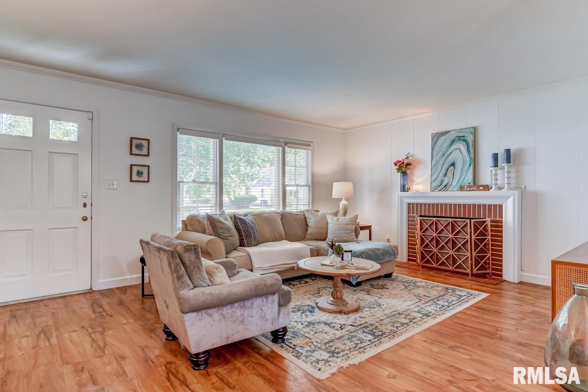 1417 West Edwards Street Springfield, IL 62704 - Photo 2 of 36 Gallery Image 2