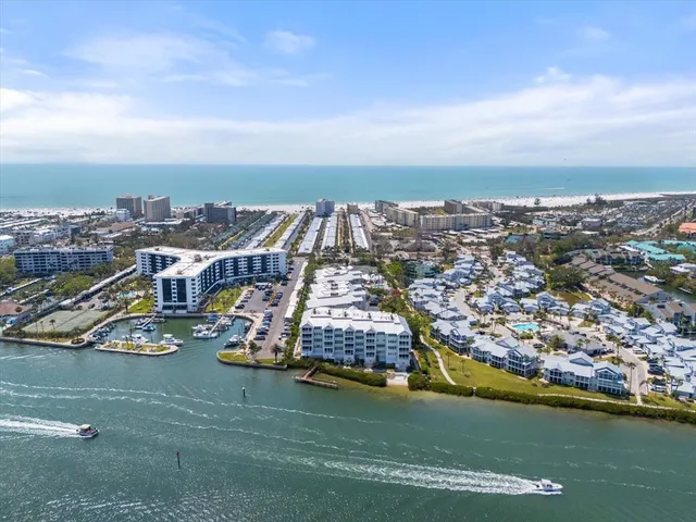 $1,795,000 | 1260 Dolphin Bay Way, Unit 301, Sarasota, FL 34242