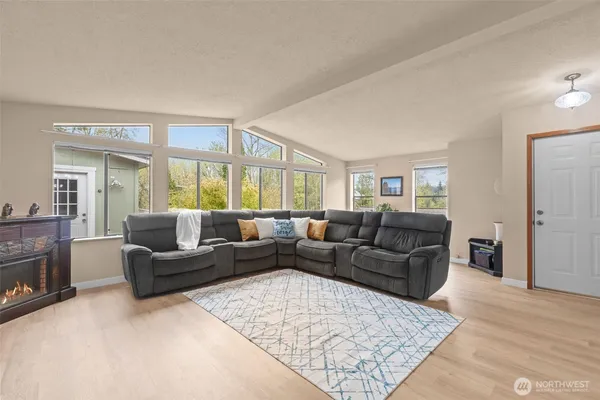 $549,000 | 17373 Woodcrest Drive Northeast, Bothell, WA 98011