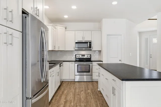 $749,977 | 13 Catalina Drive, Ballston Spa, NY 12020