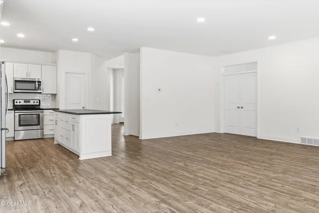 $749,977 | 13 Catalina Drive, Ballston Spa, NY 12020