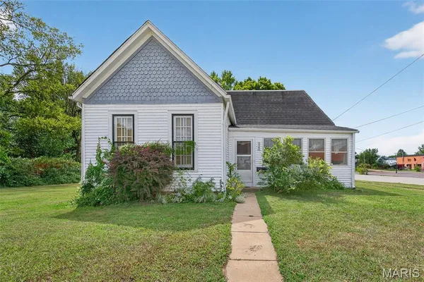 $318,900 | 222 West St Louis Street, Pacific, MO 63069