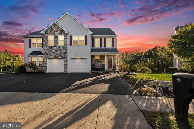 $500,000 | 934 Heritage Drive, Norristown, PA 19403