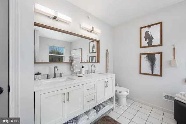 $500,000 | 934 Heritage Drive, Norristown, PA 19403