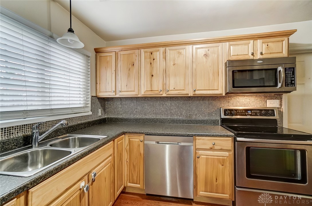 916 Devonshire Road Dayton, OH 45419 - Photo 11 of 35 Gallery Image 11