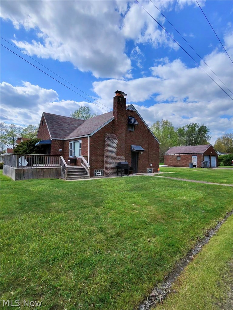 2156 McGuffey Road Youngstown, OH 44505 - Photo 2 of 7