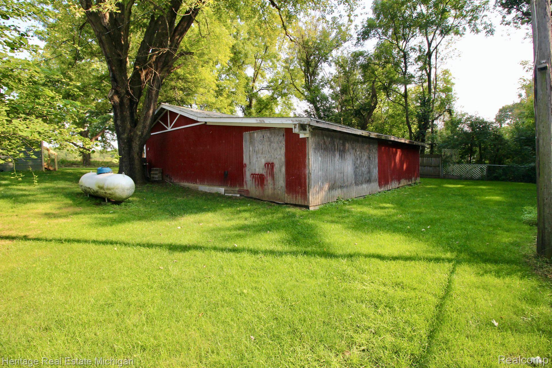 11909 South Nicholson Road Perry, MI 48872 - Photo 32 of 39 Barn