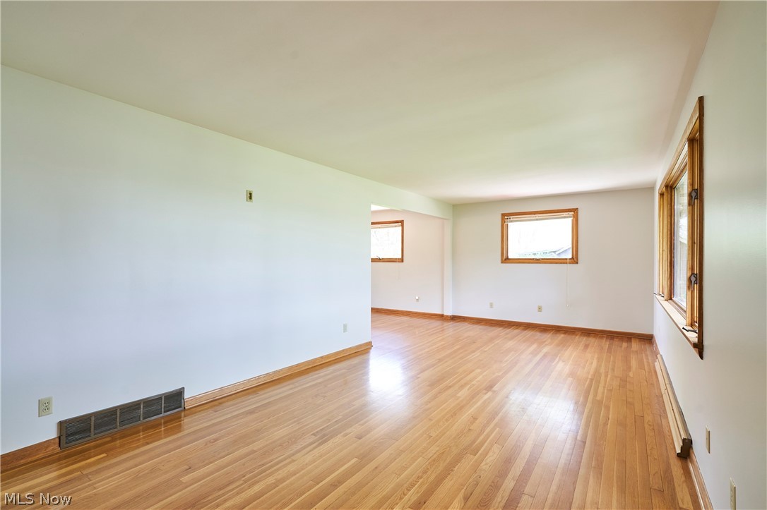 647 Killian Road Akron, OH 44319 - Photo 6 of 24 Gallery Image 6