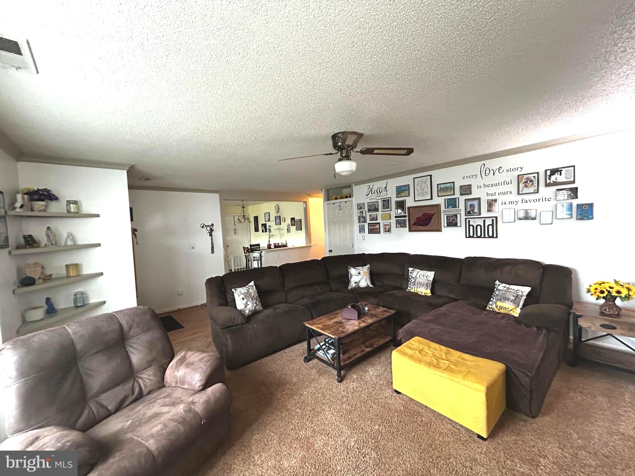 1409 Thomas Way Culpeper, VA 22701 - Photo 3 of 41 Living Room