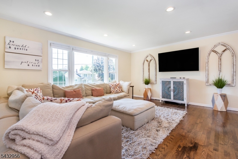 3 Knoll Road Fairfield, NJ 07004 - Photo 5 of 38