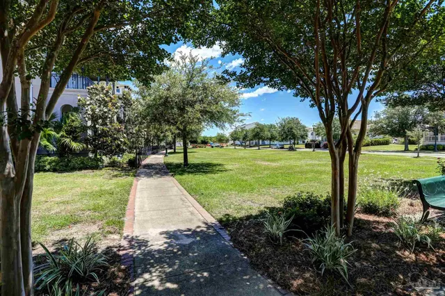 $1,100,000 | 20 Gathering Green West, Pensacola, FL 32502