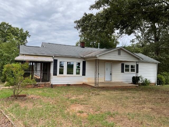 1739 Coffee Road Westminster, SC 29693 - Photo 1 of 13