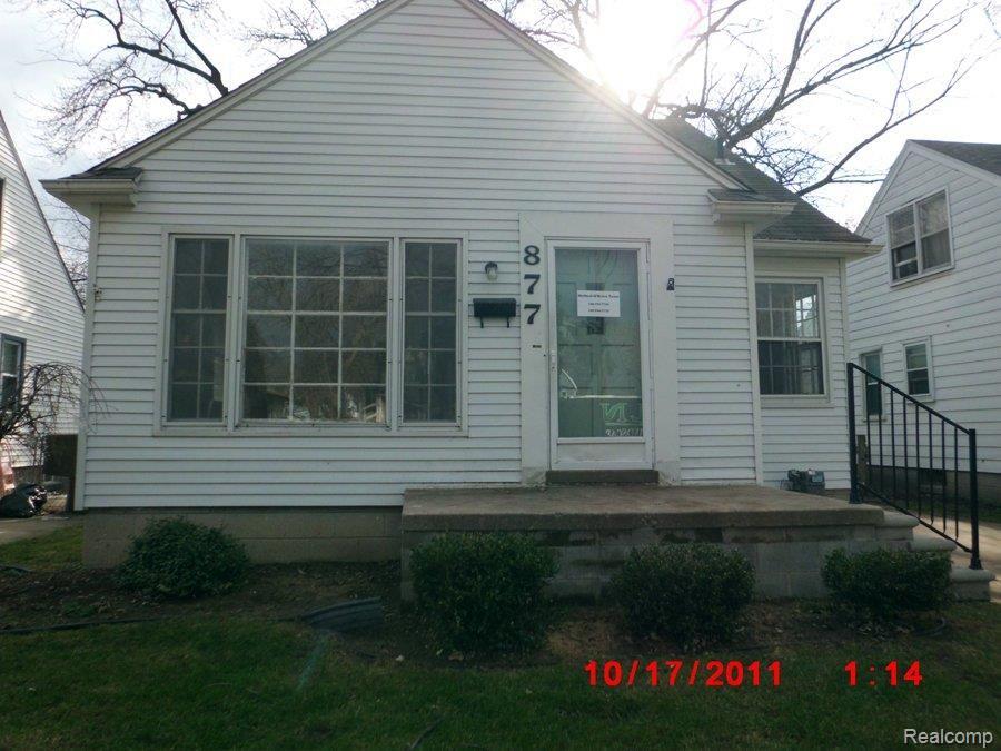 877 Princeton Road Berkley, MI 48072 - Photo 1 of 21 CIMG2220b