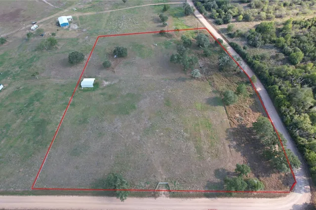 $185,000 | 1007 County Road 380, Hallettsville, TX 77964