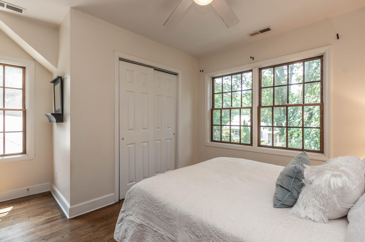 4 Moore Street Darien, CT 06820 - Photo 20 of 30 a bedroom with a bed and a window