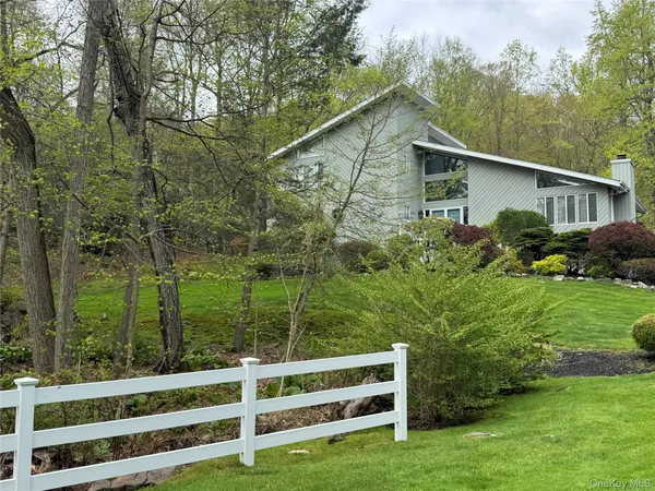 $999,000 | 49 Chester Court, Cortlandt Manor, NY 10567