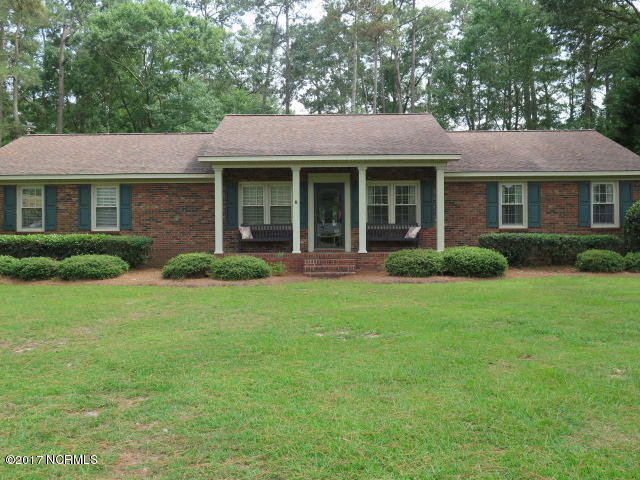 709 Dixie Road Clinton, NC 28328 - Photo 1 of 33 IMG_0753