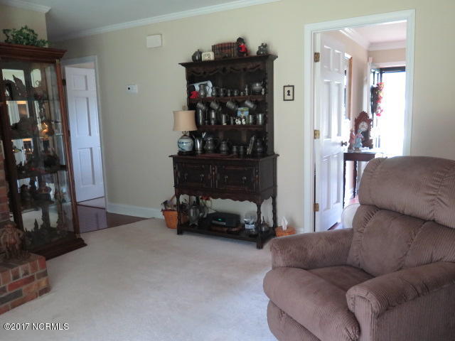709 Dixie Road Clinton, NC 28328 - Photo 17 of 33 IMG_0738