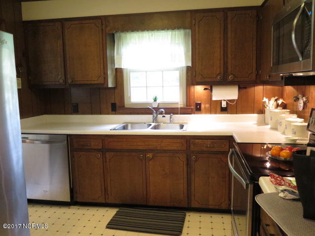 709 Dixie Road Clinton, NC 28328 - Photo 19 of 33 IMG_0731
