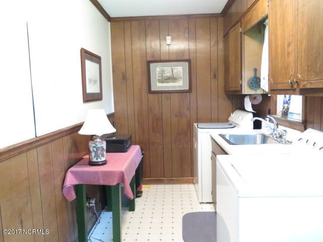 709 Dixie Road Clinton, NC 28328 - Photo 23 of 33 IMG_0732