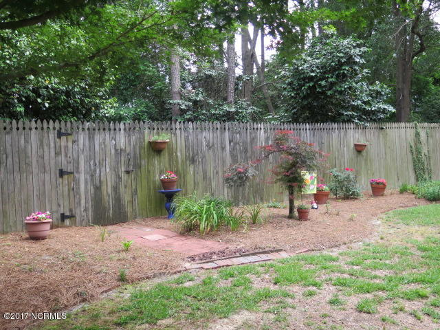 709 Dixie Road Clinton, NC 28328 - Photo 9 of 33 IMG_0757
