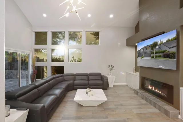 $514,995 | 3600 Columbine Drive, Unit 6, Modesto, CA 95356