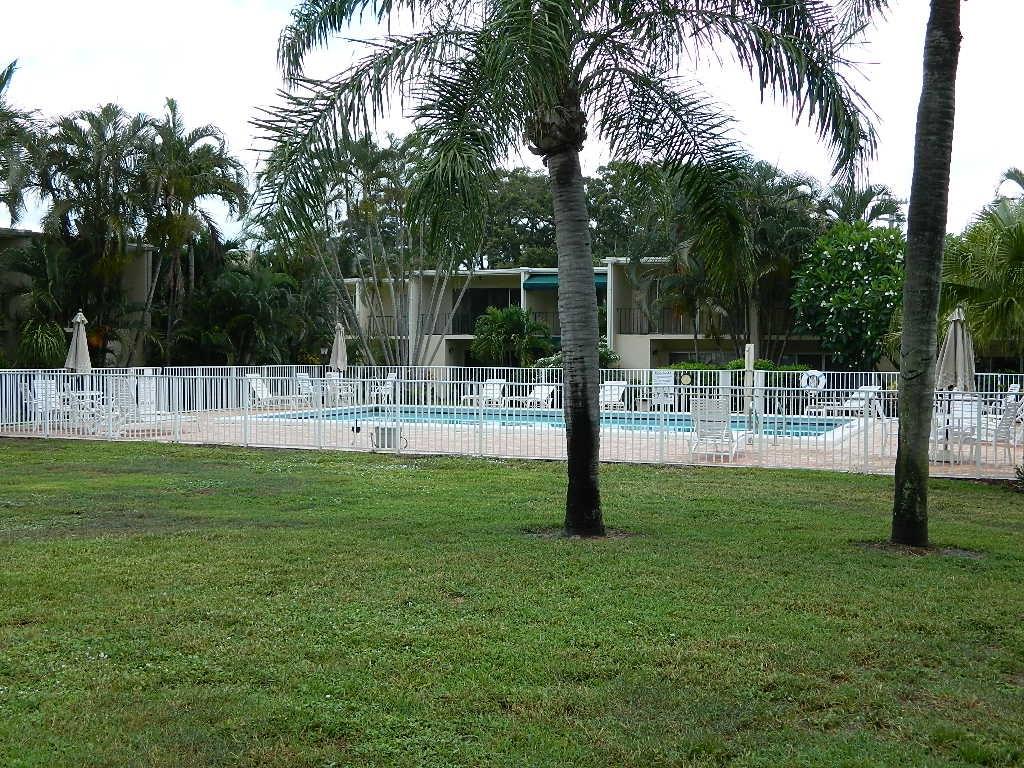 390 Golfview Road, Unit B North Palm Beach, FL 33408 - Photo 18 of 22 Gallery Image 18