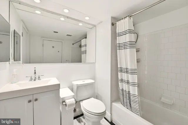 $2,650 | 1401 17th Street Northwest, Unit 409, Washington, DC 20036