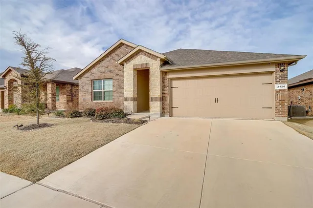 $2,300 | 2120 Richburg Street, Fort Worth, TX 76108