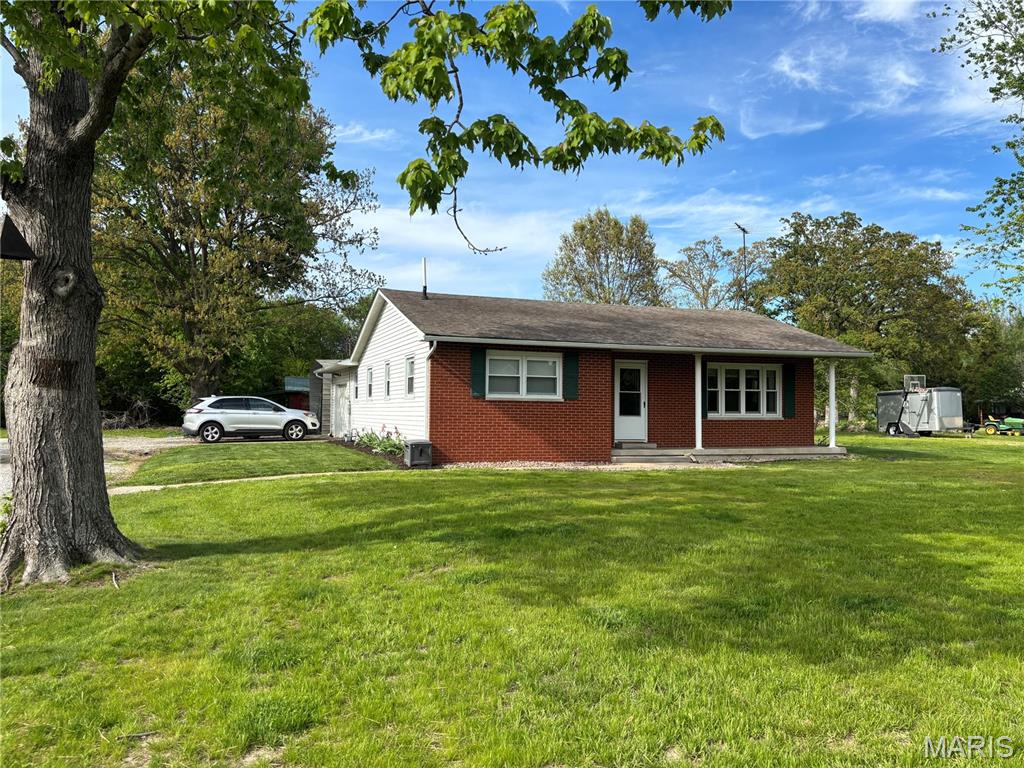 272 4th Street Mount Olive, IL 62069 - Photo 1 of 23