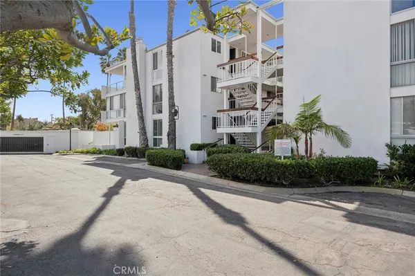 $1,995,000 | 775 Avocado Avenue, Corona del Mar, CA 92625