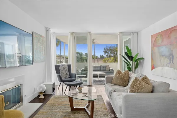 $1,995,000 | 775 Avocado Avenue, Corona del Mar, CA 92625