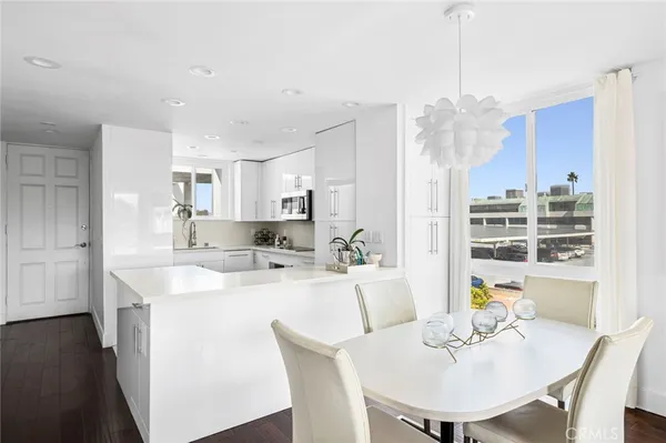 $1,995,000 | 775 Avocado Avenue, Corona del Mar, CA 92625