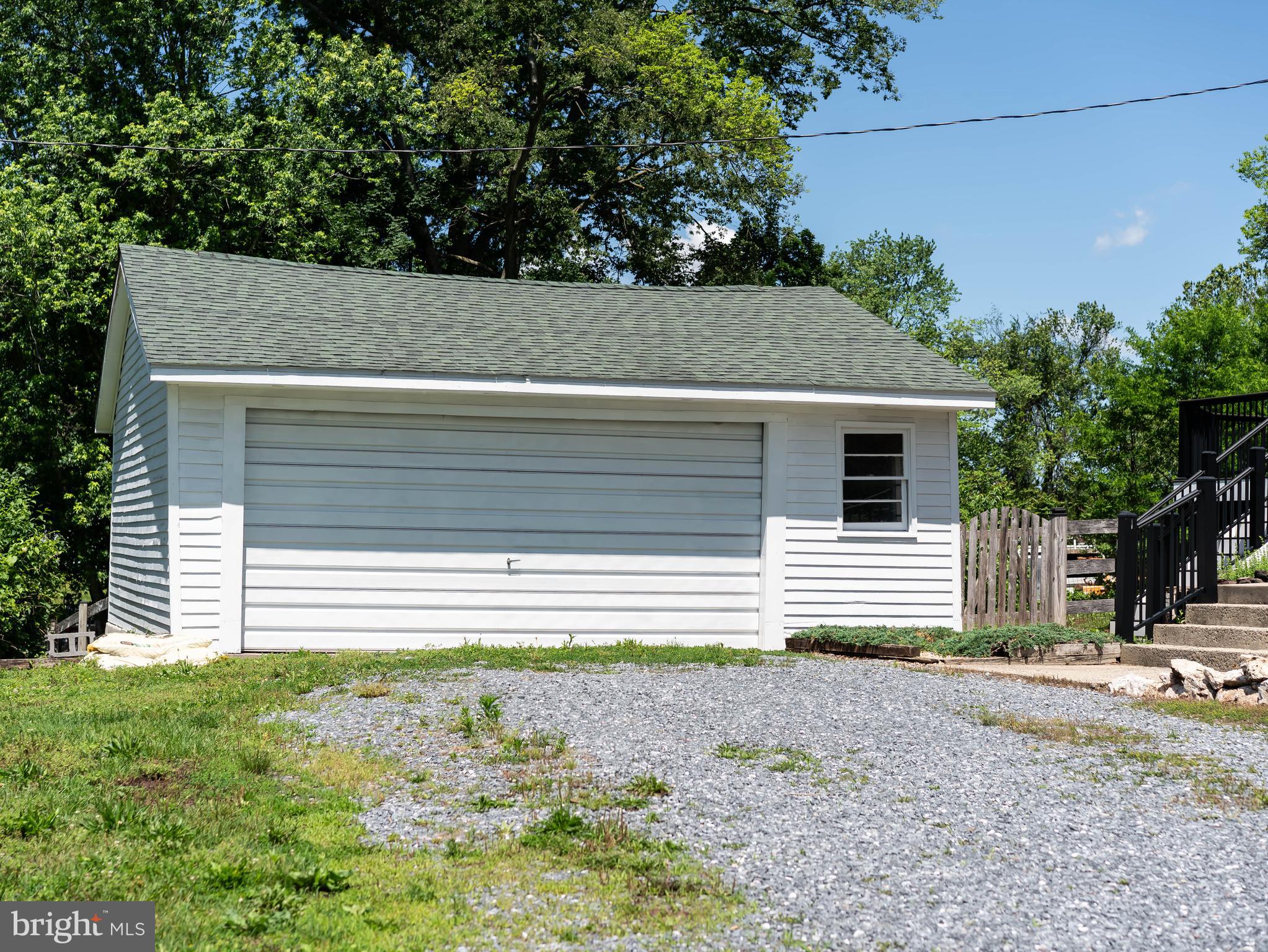 22310 Dickerson Road Dickerson, MD 20842 - Photo 58 of 68 Garage