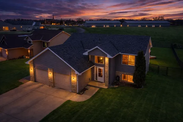 $360,000 | 818 Cologne Lane, Waverly, MN 55390