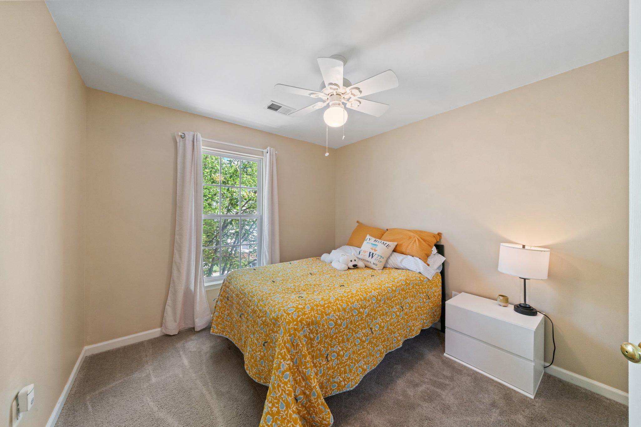 13916 Lullaby Road Germantown, MD 20874 - Photo 25 of 45 Second bedroom on upper level.