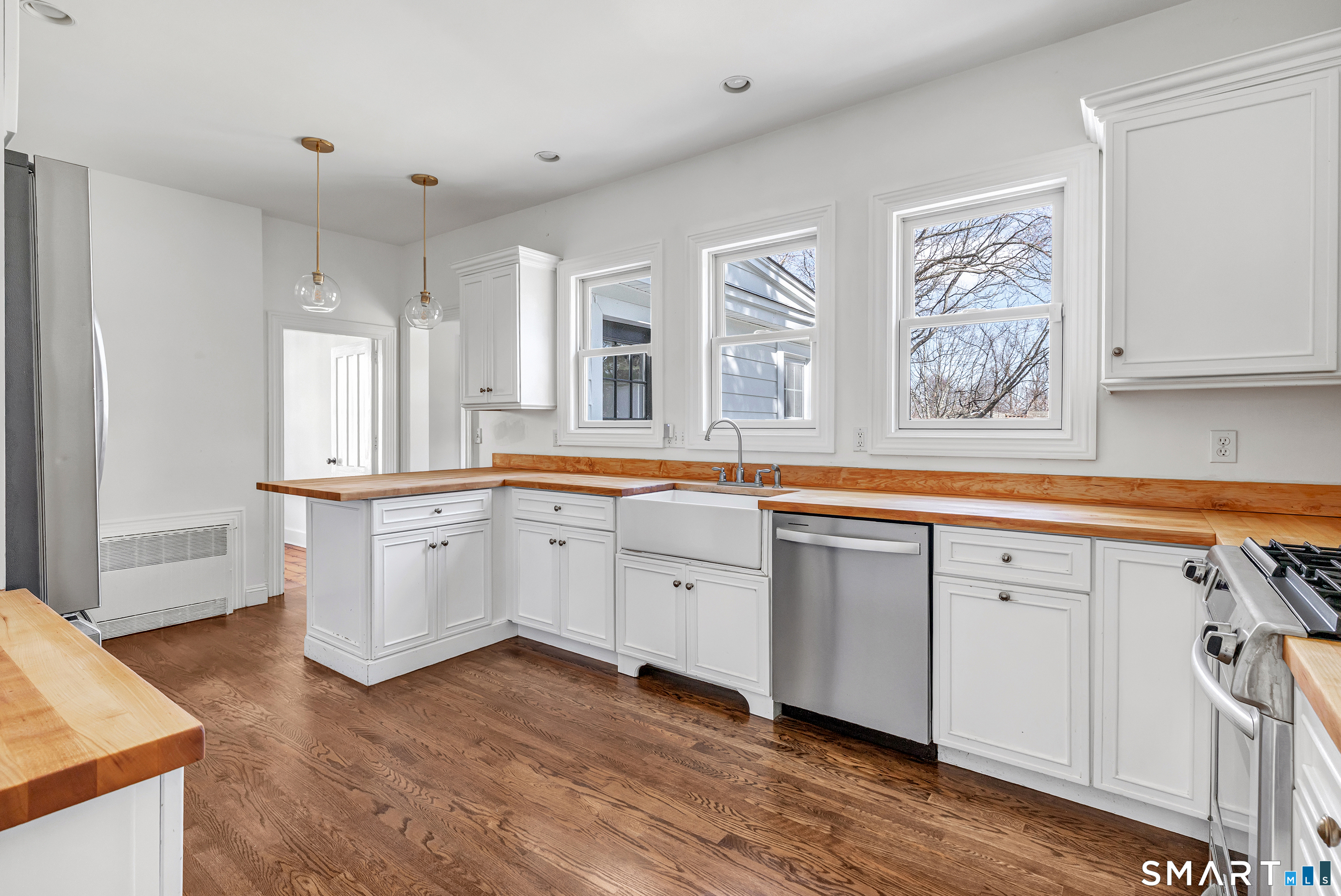 5940 Main Street Trumbull, CT 06611 - Photo 12 of 38