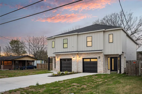 $2,300 | 8218 Lawler Street, Unit A, Houston, TX 77051