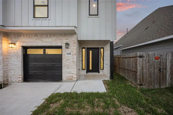 $2,300 | 8218 Lawler Street, Unit A, Houston, TX 77051