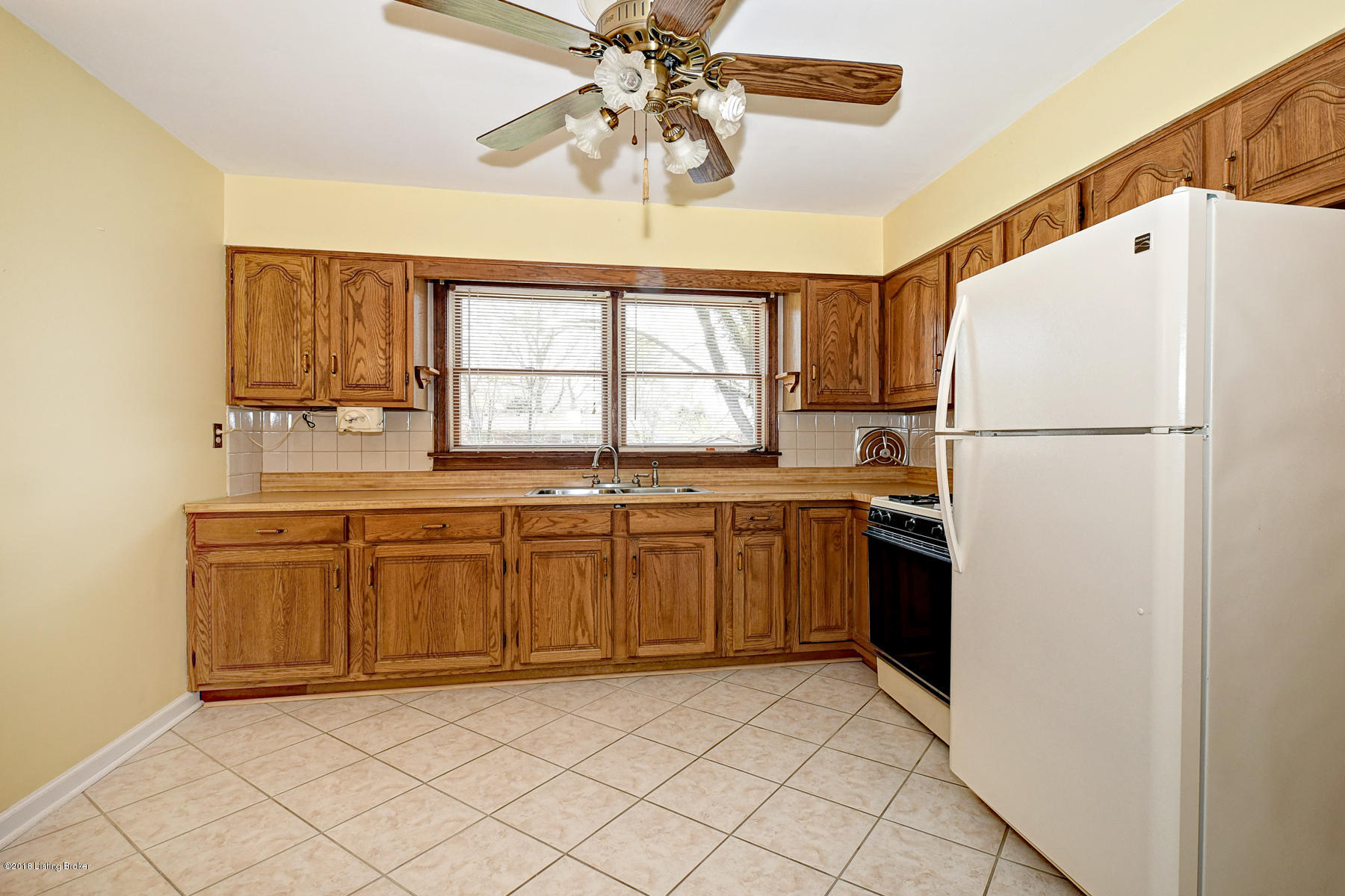 10911 Deering Road Louisville, KY 40272 - Photo 11 of 29 Deering Rd by CWD 0011