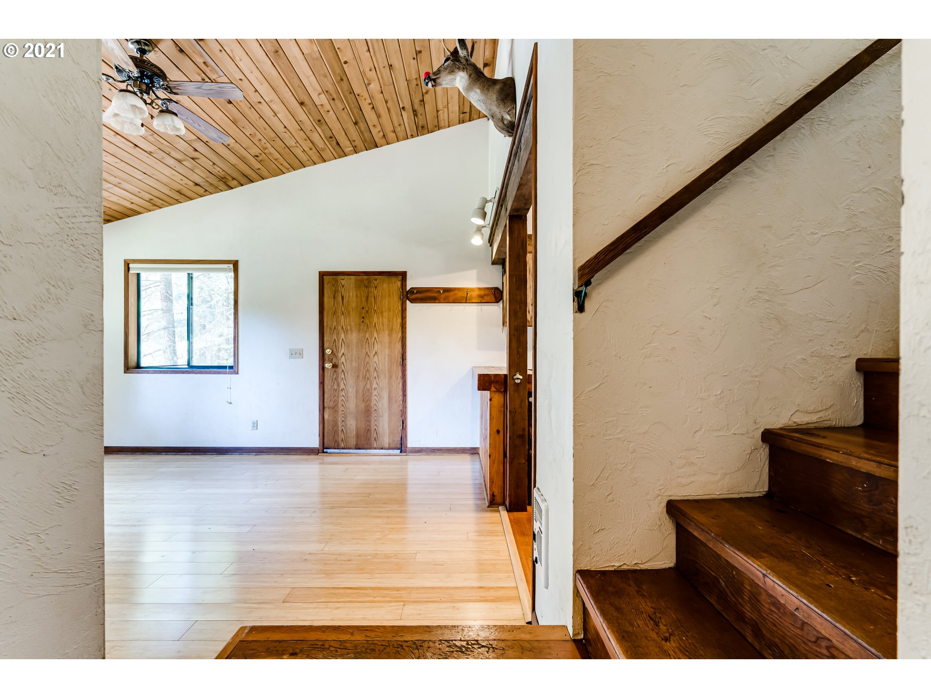 91116 Poodle Creek Road Noti, OR 97461 - Photo 12 of 30 Gallery Image 12